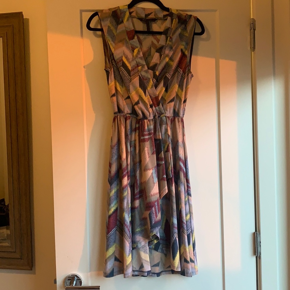 Size CS BCBG Maxazria Patterned Dress